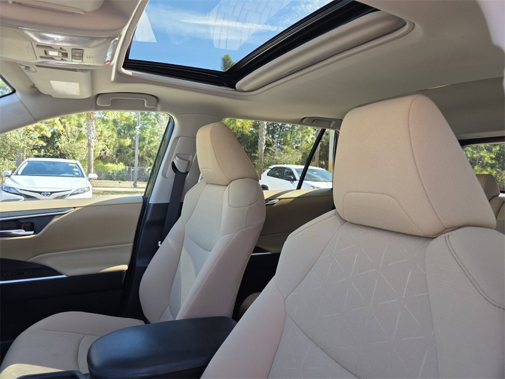 Certified 2022 Toyota RAV4 XLE w/ Convenience Package image 24