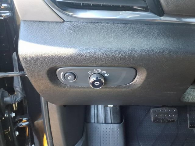 Used 2023 Chevrolet Traverse LT FWD image 14