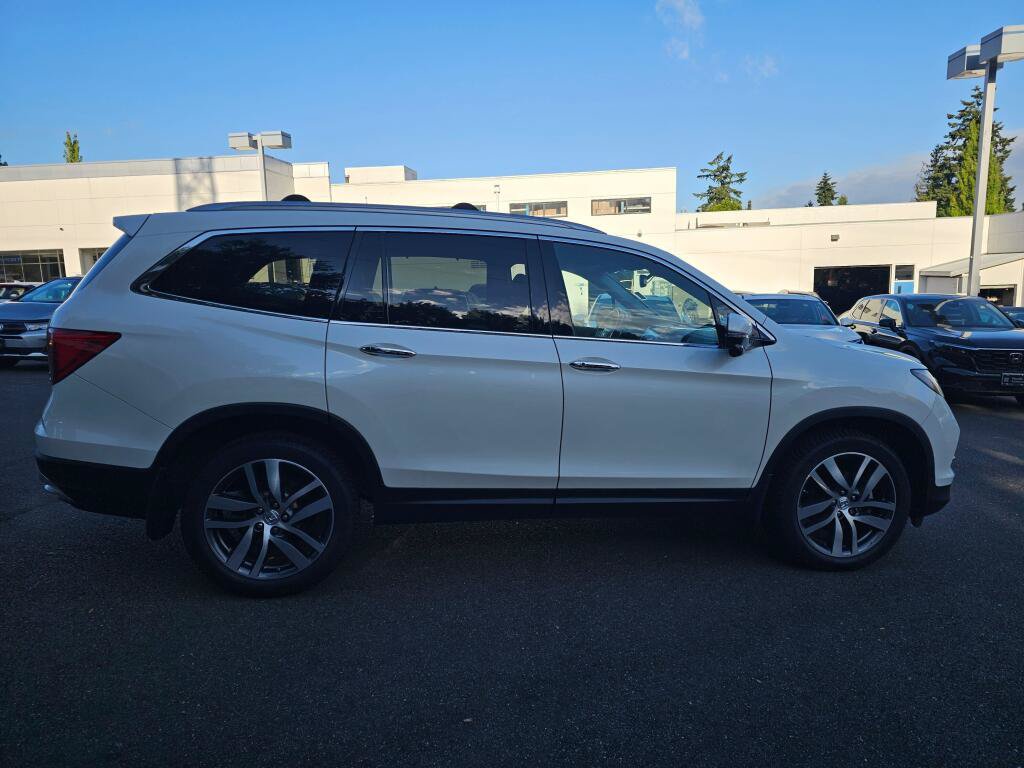 Certified 2018 Honda Pilot Touring image 8