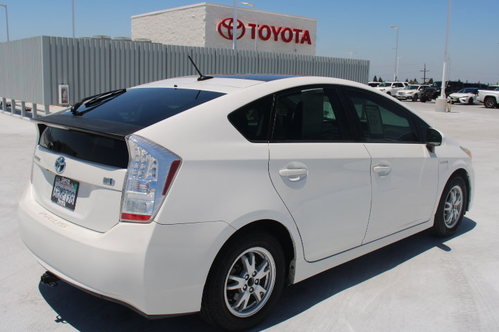 Used 2011 Toyota Prius Three w/ Solar Roof Pkg FWD image 3