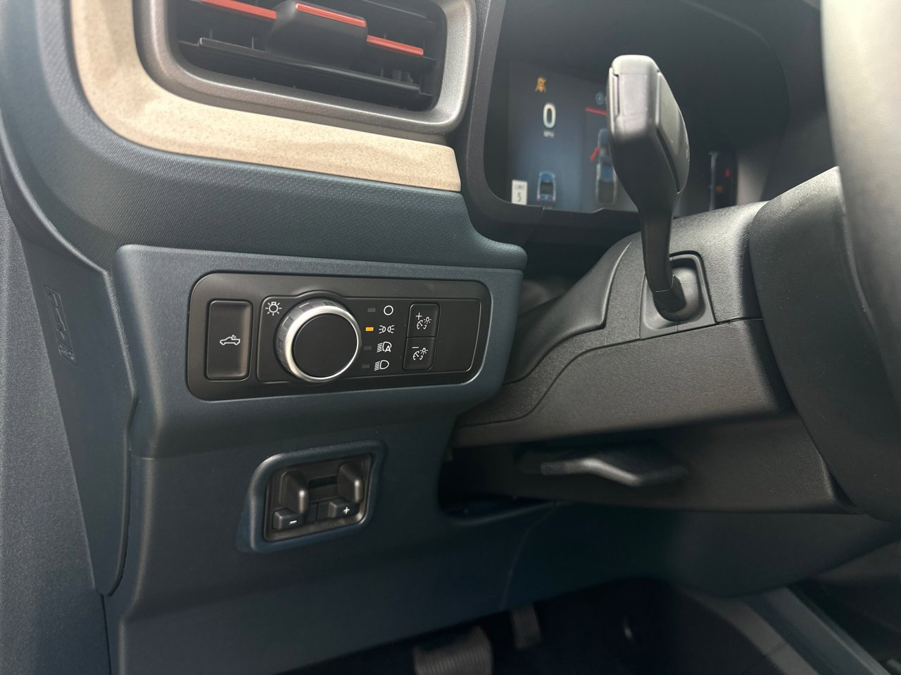 New 2025 Ford Maverick Lariat w/ 4K Tow Package image 33