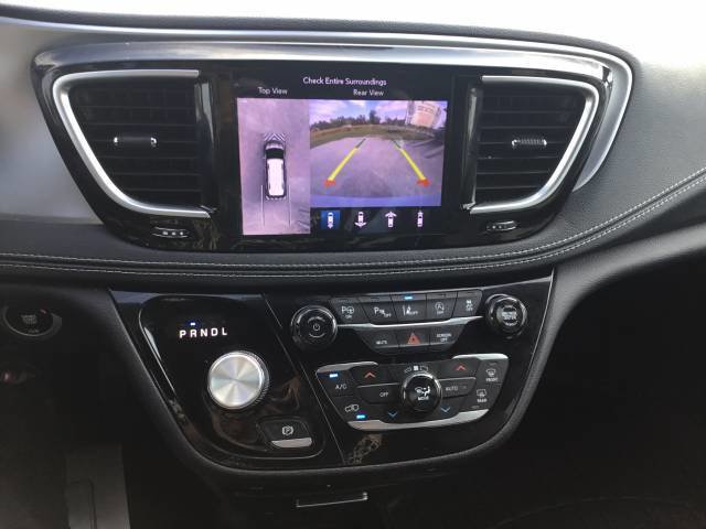 Used 2018 Chrysler Pacifica Limited w/ Advanced Safetytec Group image 19