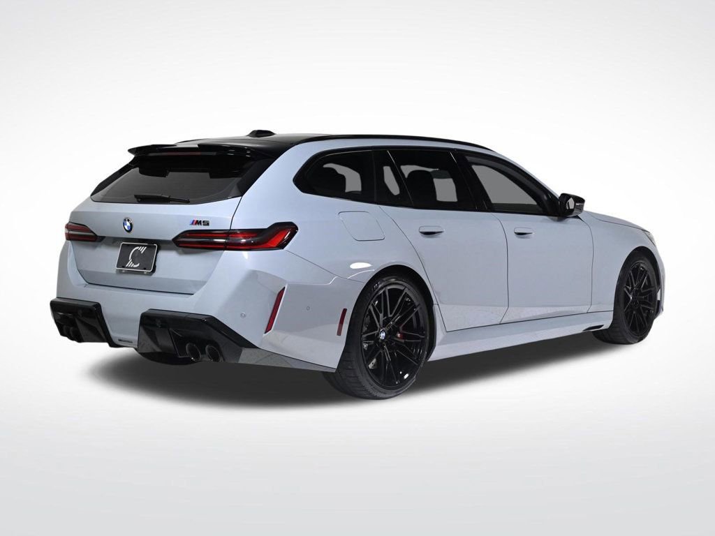 Used 2026 BMW M5 Touring w/ M Driver's Package image 5