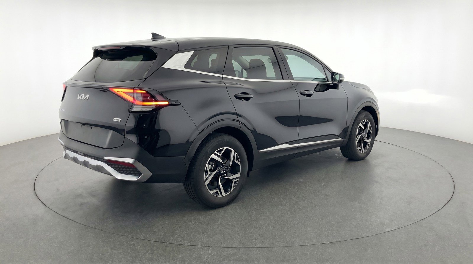 Used 2025 Kia Sportage LX image 9