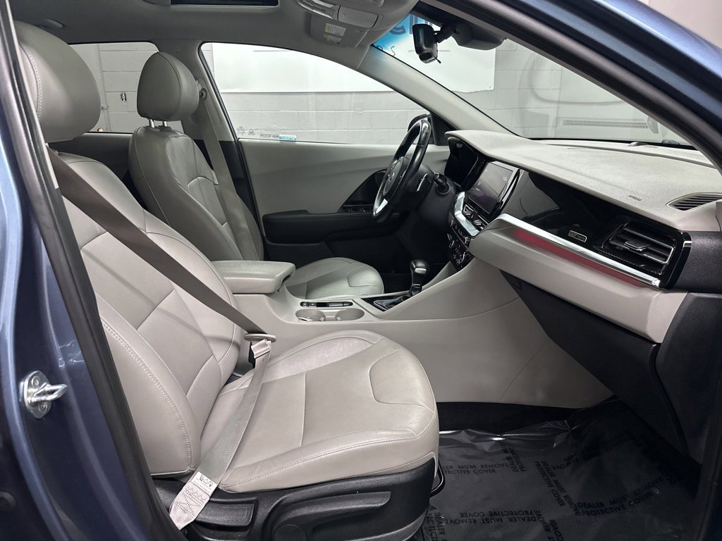 Used 2021 Kia Niro Touring image 22