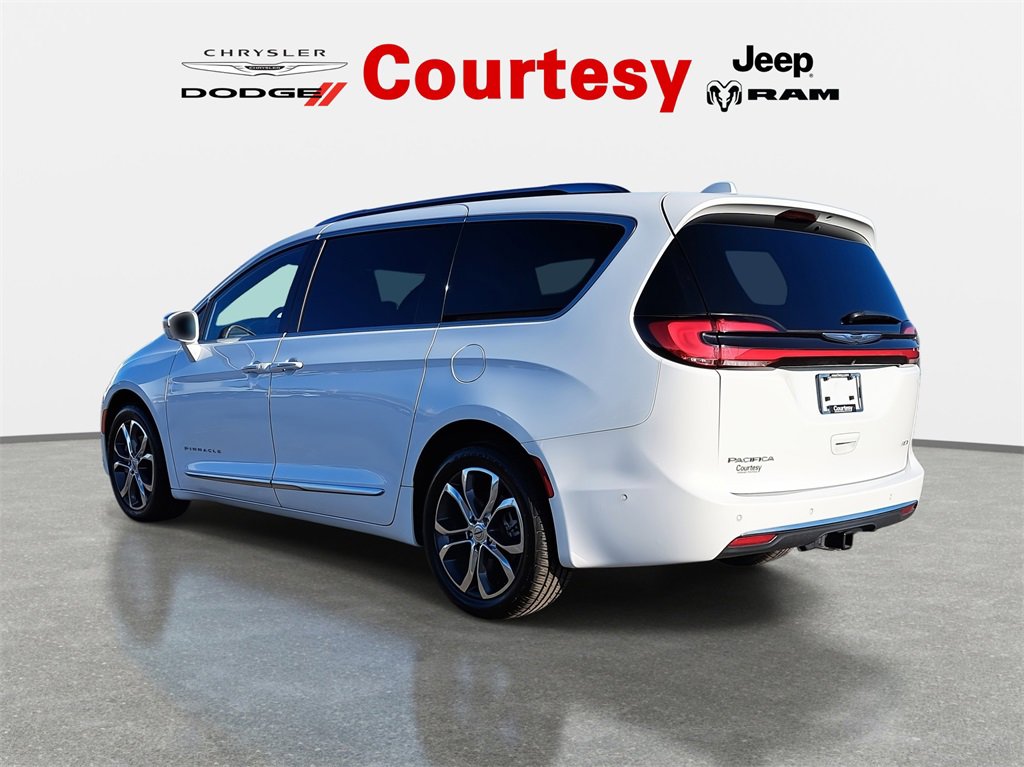 Used 2022 Chrysler Pacifica Pinnacle image 7