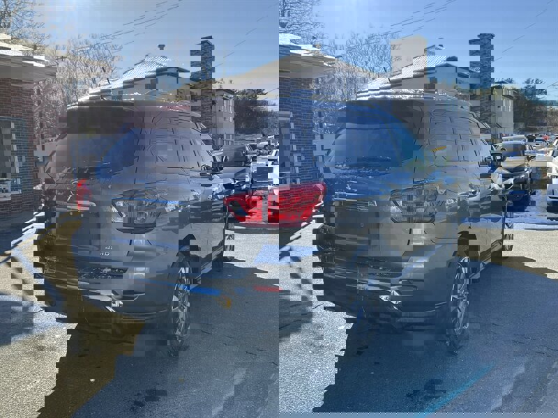 Used 2018 Nissan Pathfinder S image 5