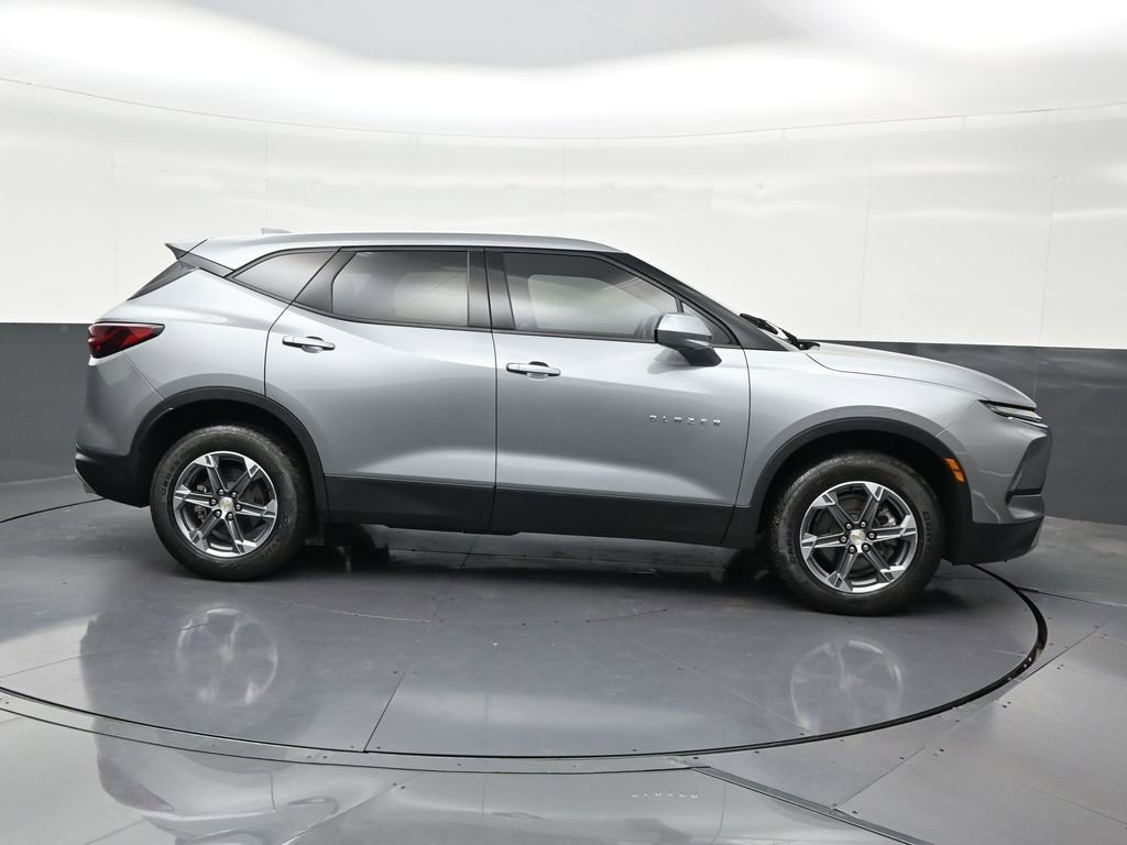 Used 2024 Chevrolet Blazer LT FWD image 7