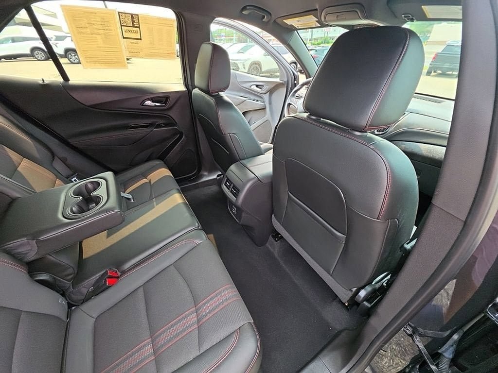 Used 2023 Chevrolet Equinox RS AWD/4WD image 23