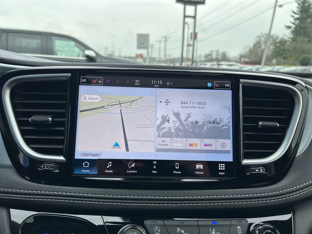 New 2026 Chrysler Pacifica Limited w/ S Appearance Package image 40