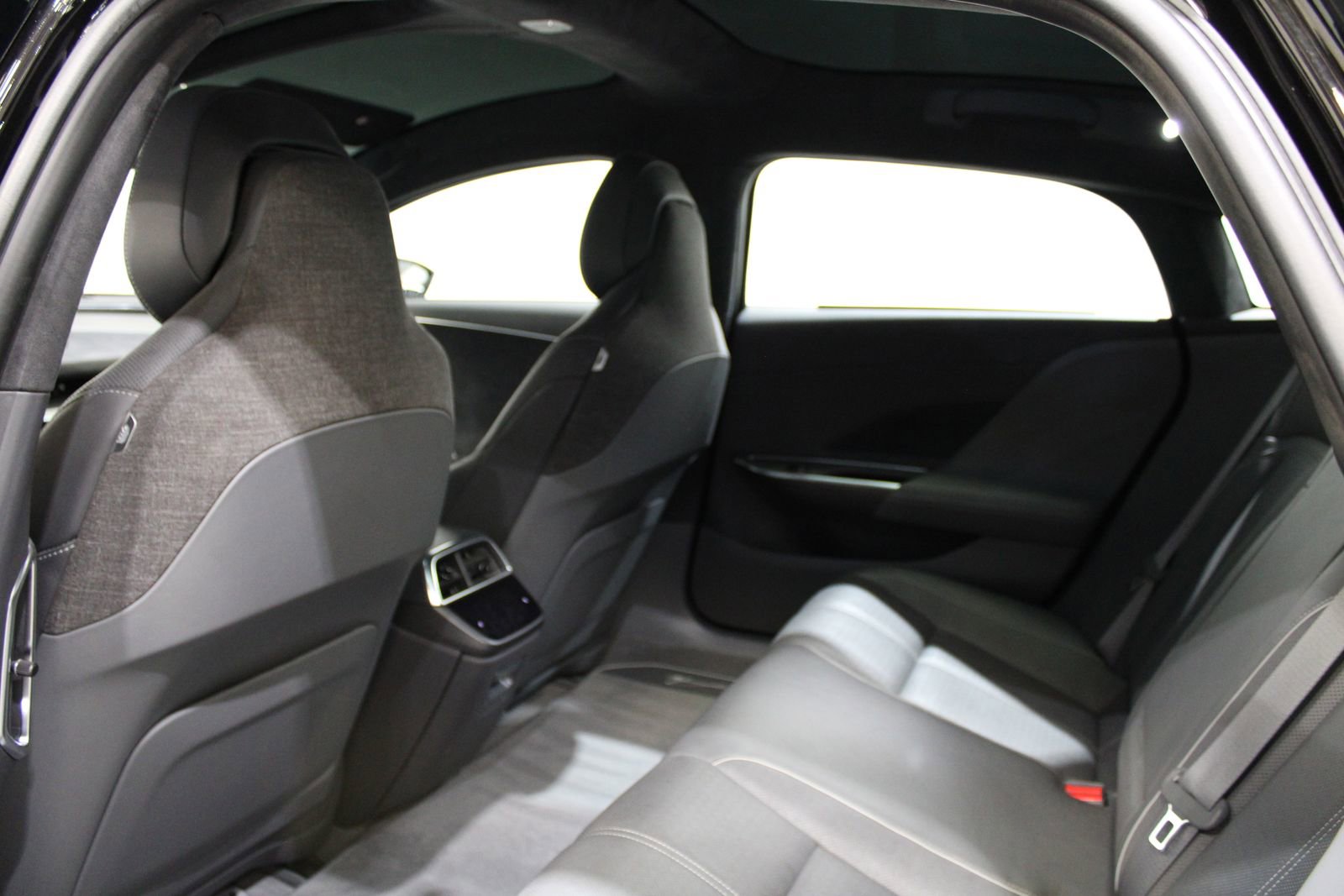 Used 2022 Lucid Air Grand Touring image 19