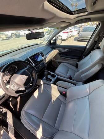 Used 2017 Honda Pilot EX-L image 9