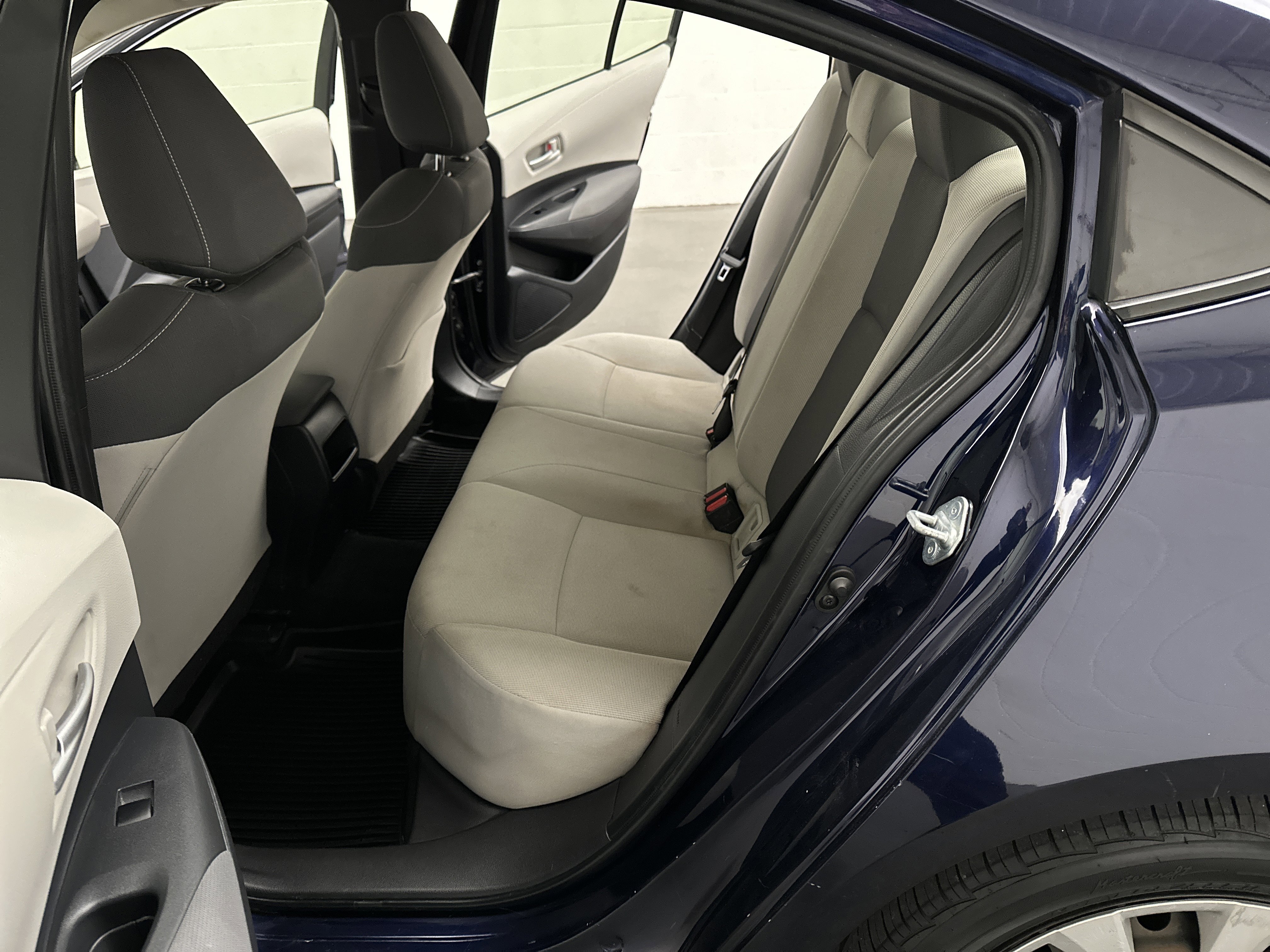 Used 2021 Toyota Corolla LE image 17