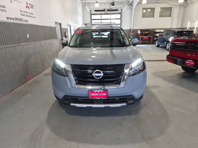 Certified 2025 Nissan Pathfinder Platinum FWD image 8
