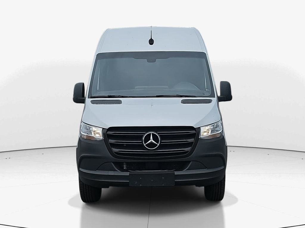 Used 2024 Mercedes-Benz Sprinter 2500 image 11
