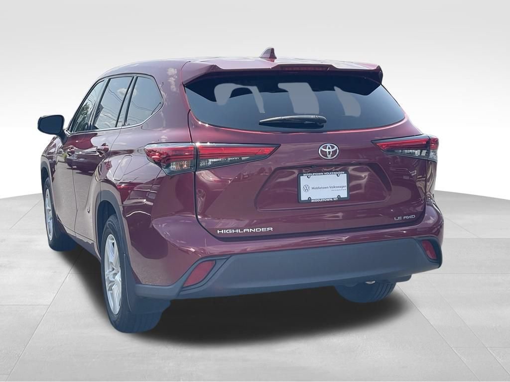 Used 2020 Toyota Highlander LE AWD/4WD image 5