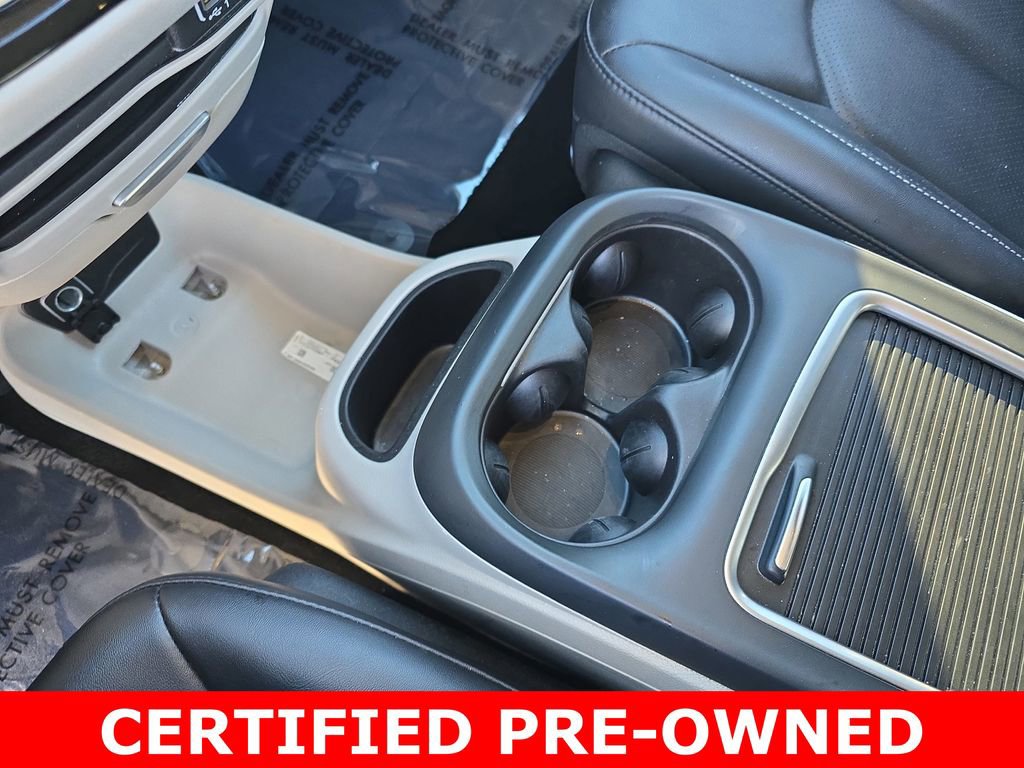 Used 2024 Chrysler Pacifica Touring-L image 26