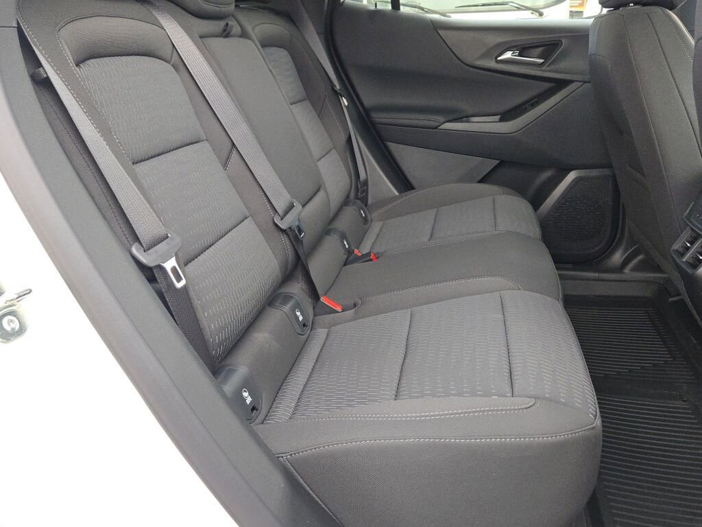 New 2026 Chevrolet Equinox LT w/ Safety and Technology Package AWD/4WD image 9