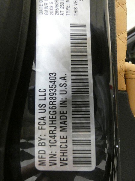 Used 2024 Jeep Grand Cherokee Summit w/ Luxury Tech Group V image 32