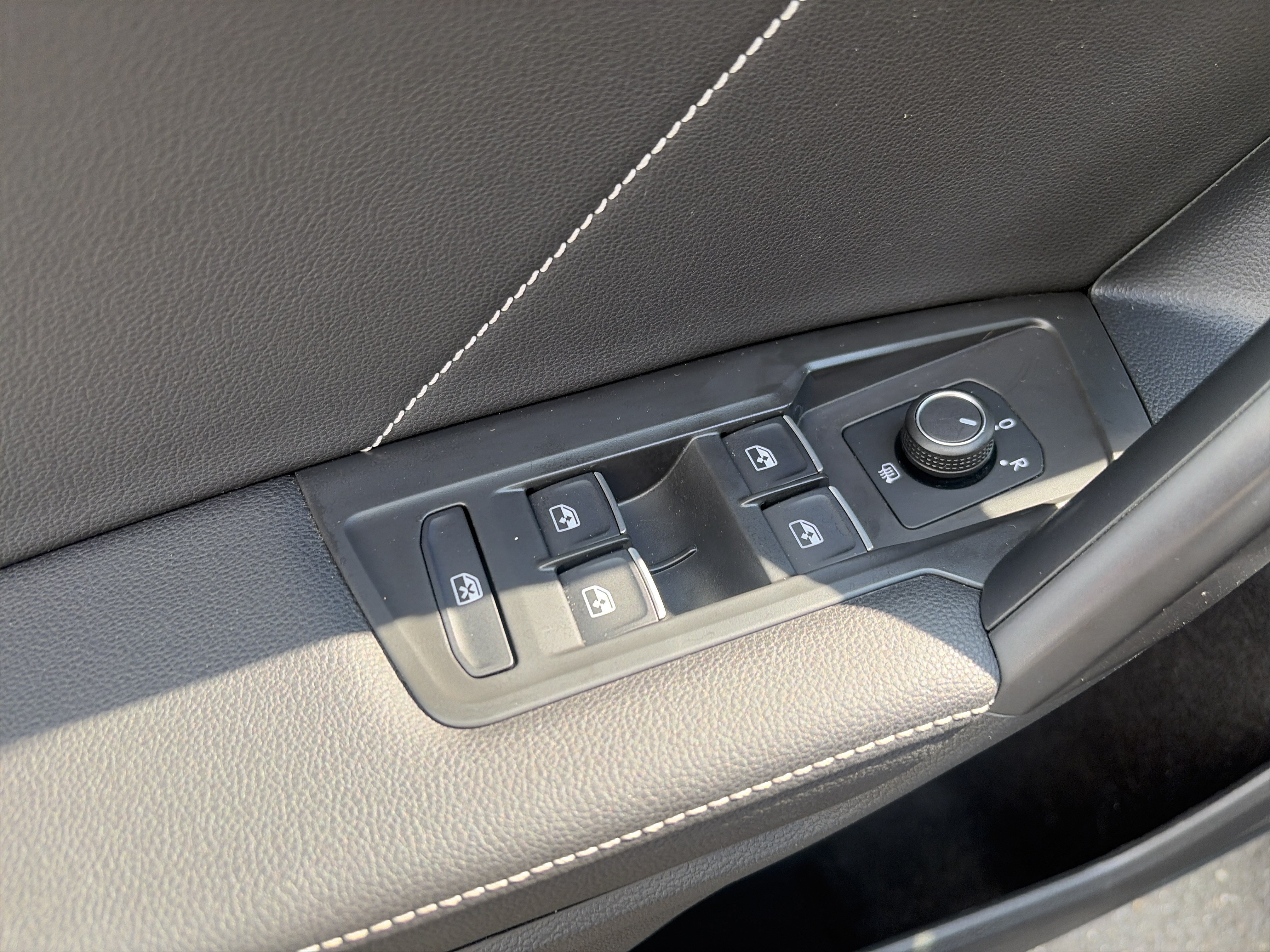 Certified 2022 Volkswagen Tiguan SE AWD/4WD image 14