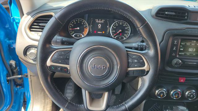 Used 2015 Jeep Renegade Latitude FWD image 20