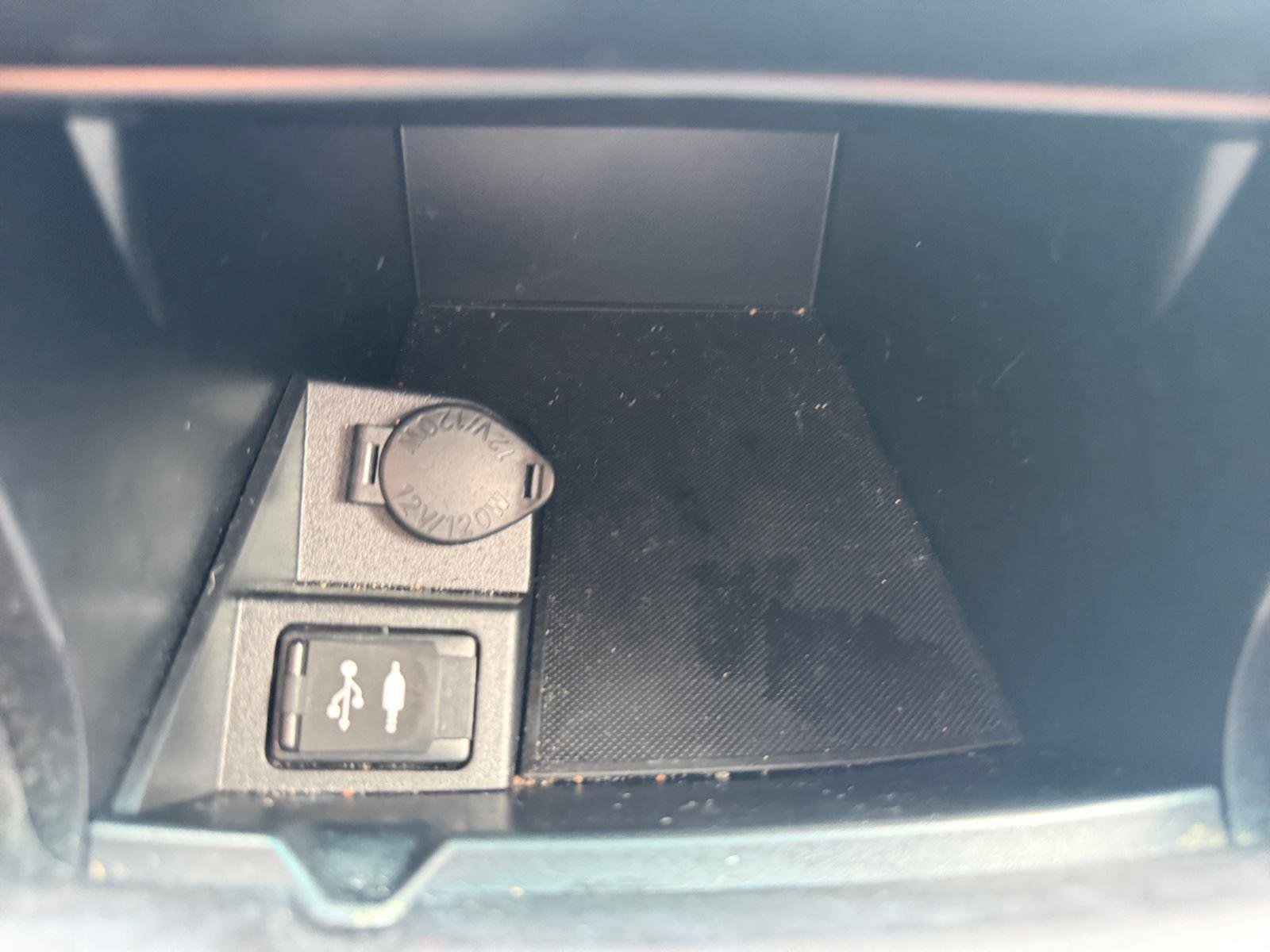Used 2016 Toyota Camry SE FWD image 20