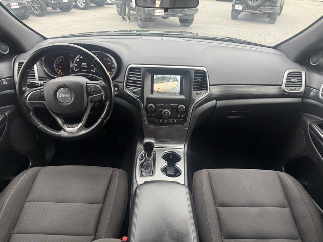 Used 2020 Jeep Grand Cherokee Laredo image 3