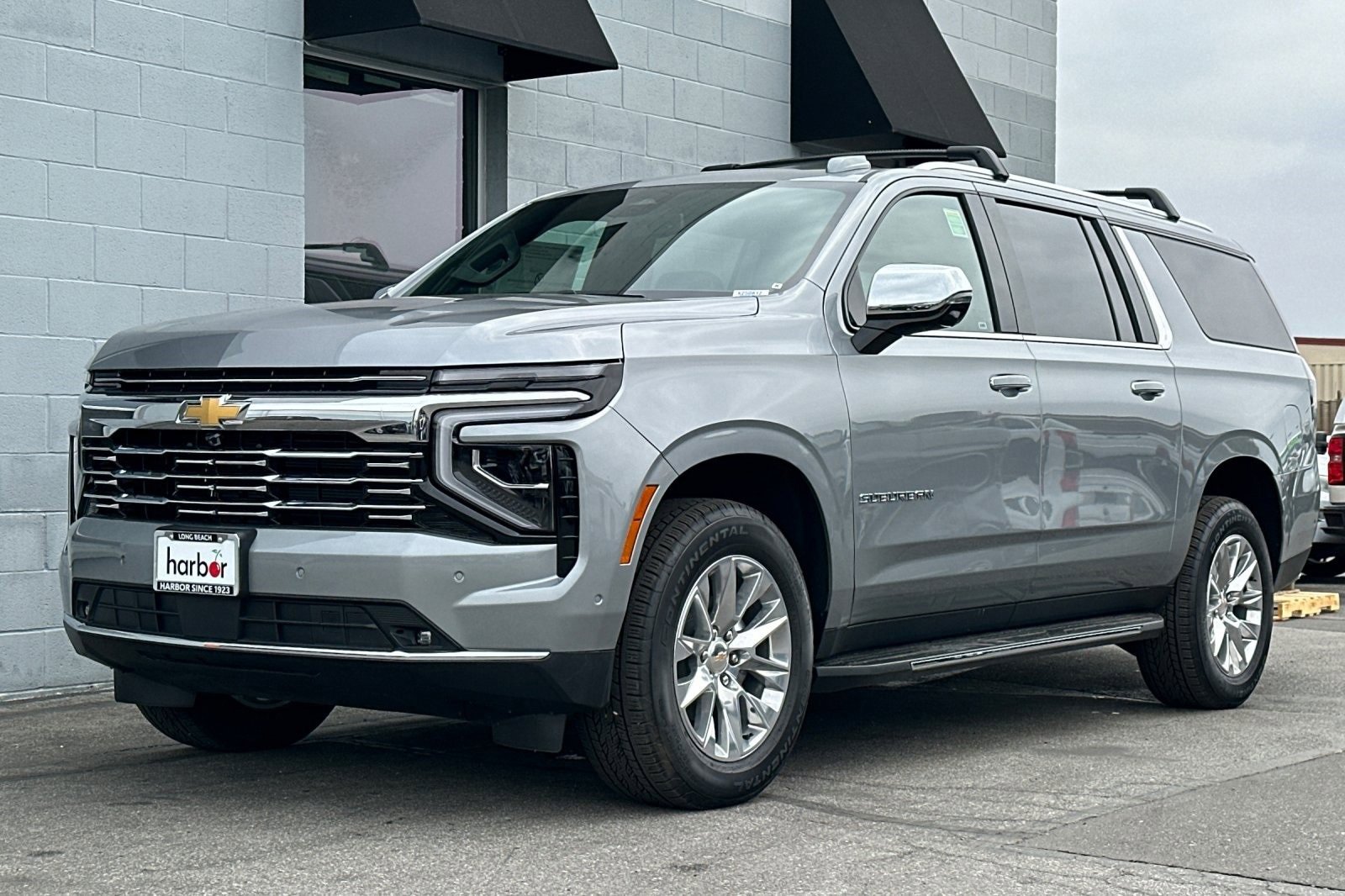 New 2025 Chevrolet Suburban Premier image 8