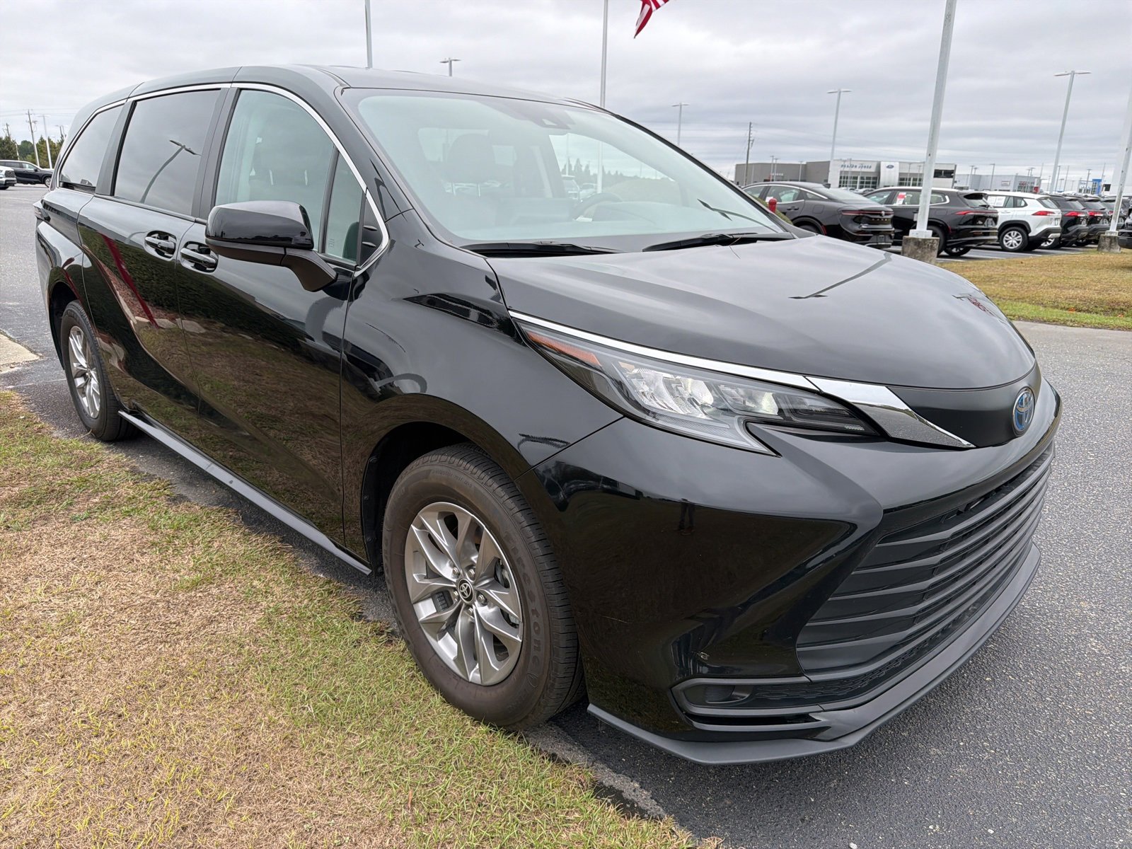 Used 2024 Toyota Sienna LE
