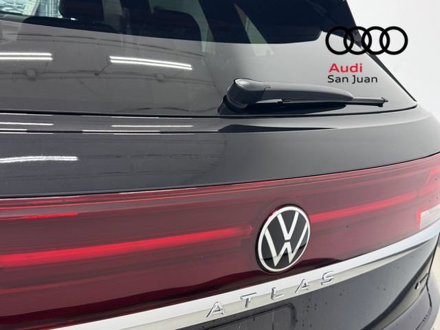 Used 2026 Volkswagen Atlas Cross Sport SEL Premium R-Line AWD/4WD image 11