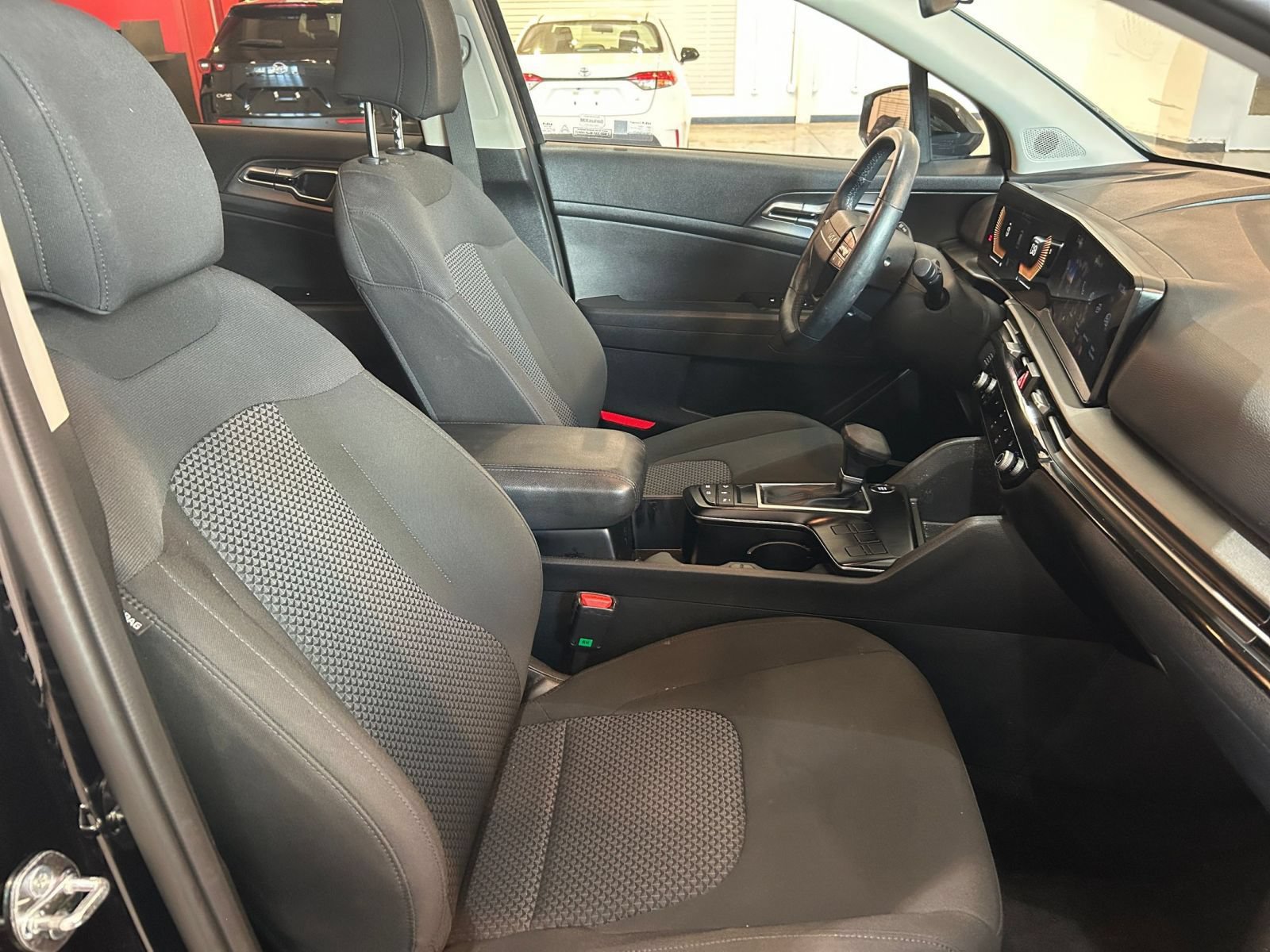Used 2026 Kia Sportage LX FWD image 35