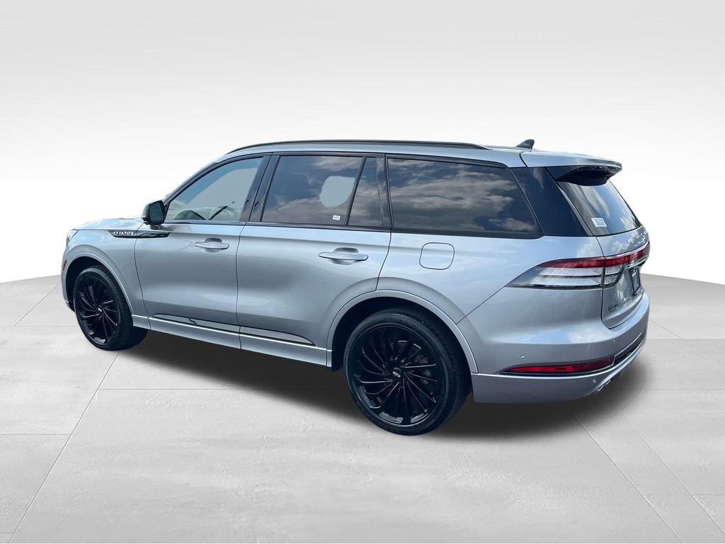 Used 2024 Lincoln Aviator Reserve w/ Jet Package AWD/4WD image 3
