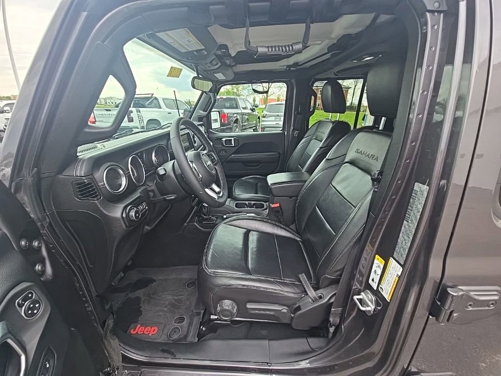 Used 2018 Jeep Wrangler Unlimited Sahara w/ Cold Weather Group image 13