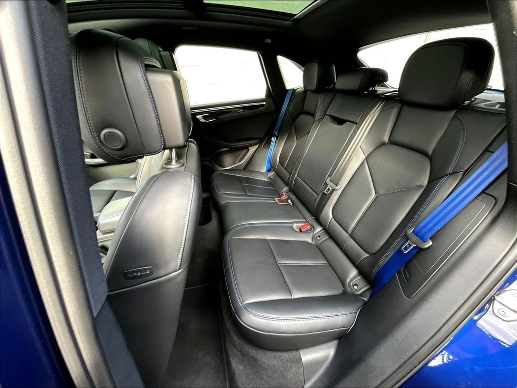 Used 2025 Porsche Macan image 22