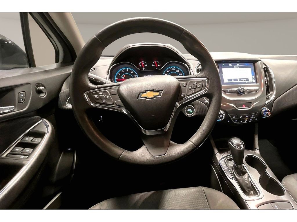 Used 2018 Chevrolet Cruze LT w/ Convenience Package image 6