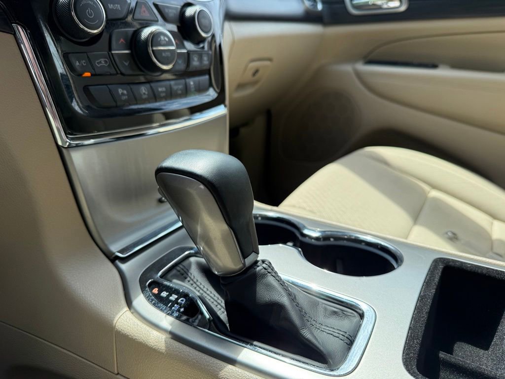 Used 2022 Jeep Grand Cherokee Laredo E AWD/4WD image 25