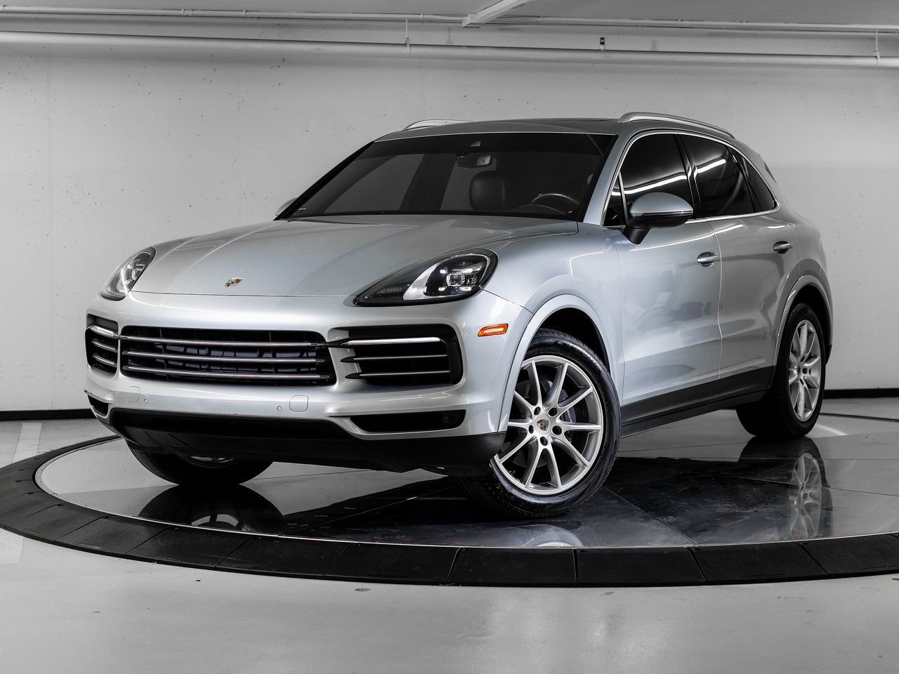 Certified 2020 Porsche Cayenne image 1