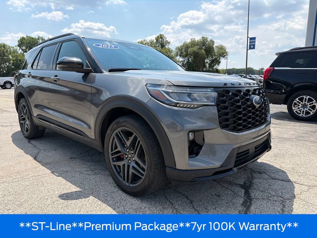 Used 2025 Ford Explorer ST-Line w/ Premium Package AWD/4WD image 3