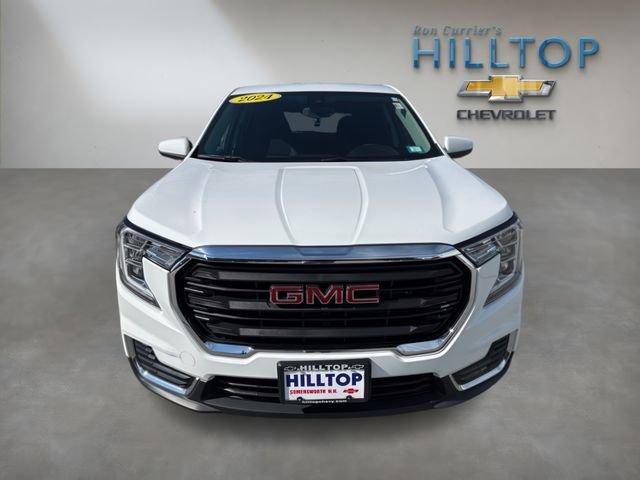 Used 2024 GMC Terrain SLE image 16