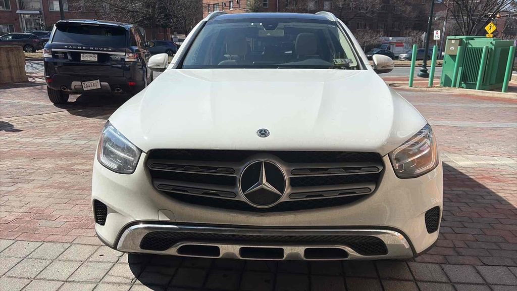 Used 2020 Mercedes-Benz GLC 300 4MATIC image 2