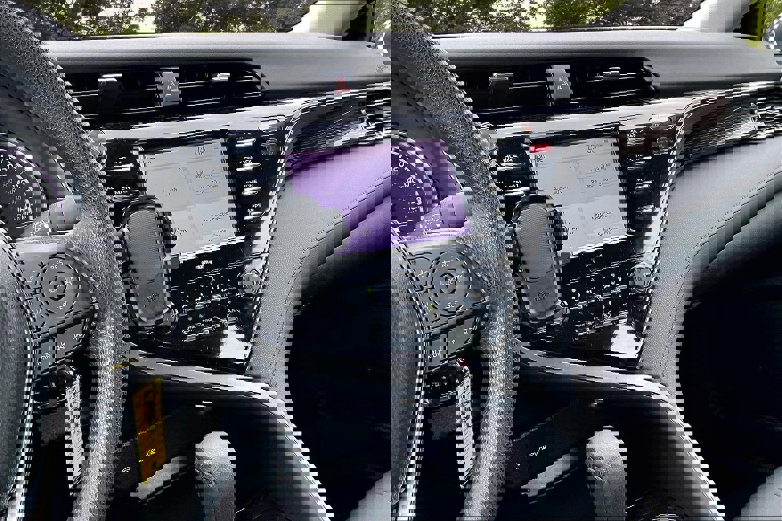 Used 2020 Toyota Camry LE image 9