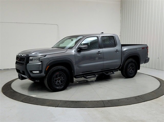 Used 2025 Nissan Frontier PRO-4X image 3