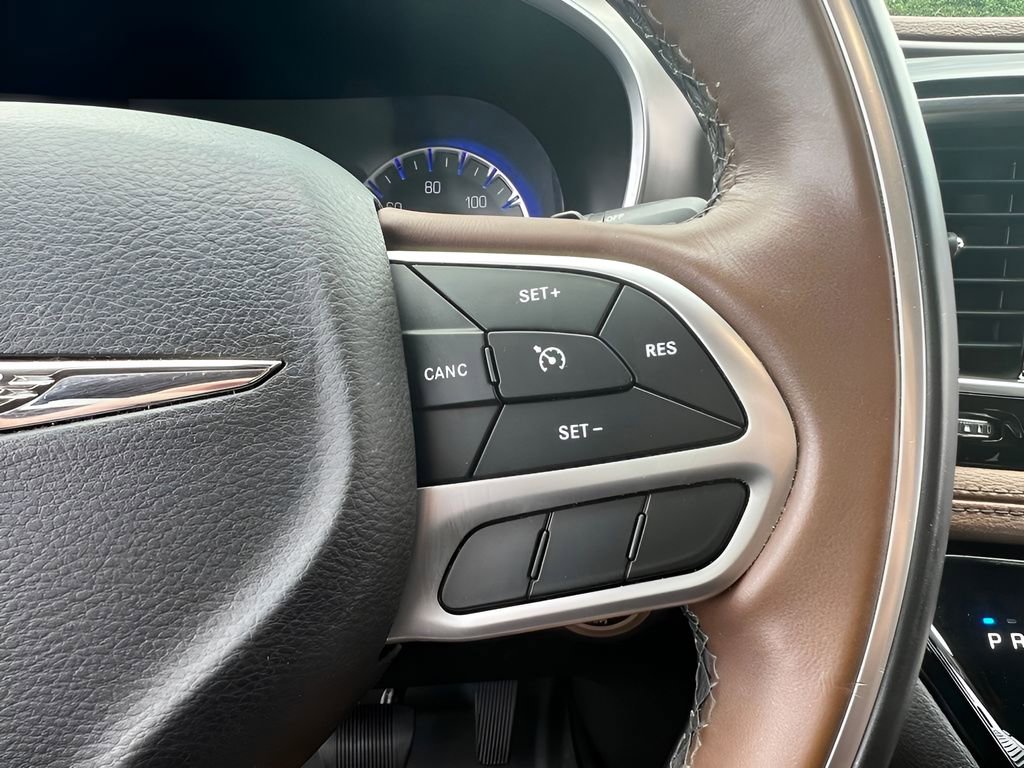 Used 2018 Chrysler Pacifica Limited FWD image 21