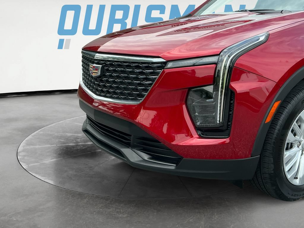 Used 2024 Cadillac XT4 Luxury w/ Cold Weather Package FWD image 22