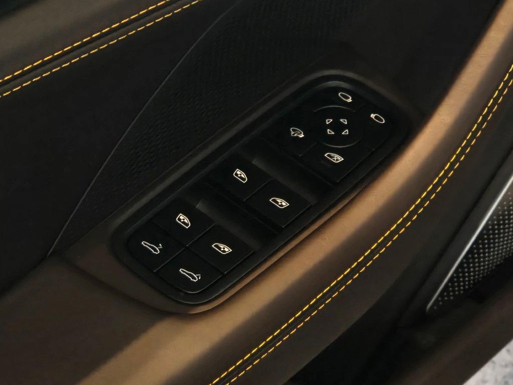 Certified 2025 Porsche Panamera GTS image 6