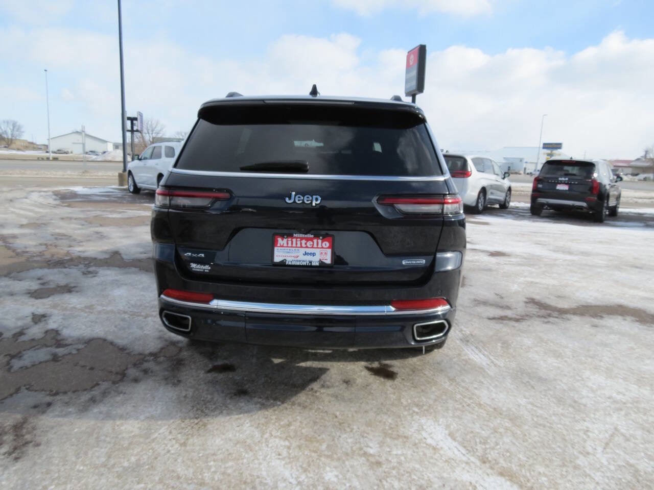 Used 2024 Jeep Grand Cherokee L Overland w/ Trailer Tow Package AWD/4WD image 5