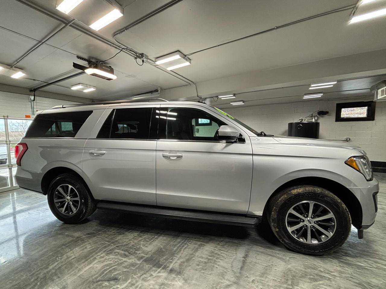 Used 2019 Ford Expedition Max XLT AWD/4WD image 11