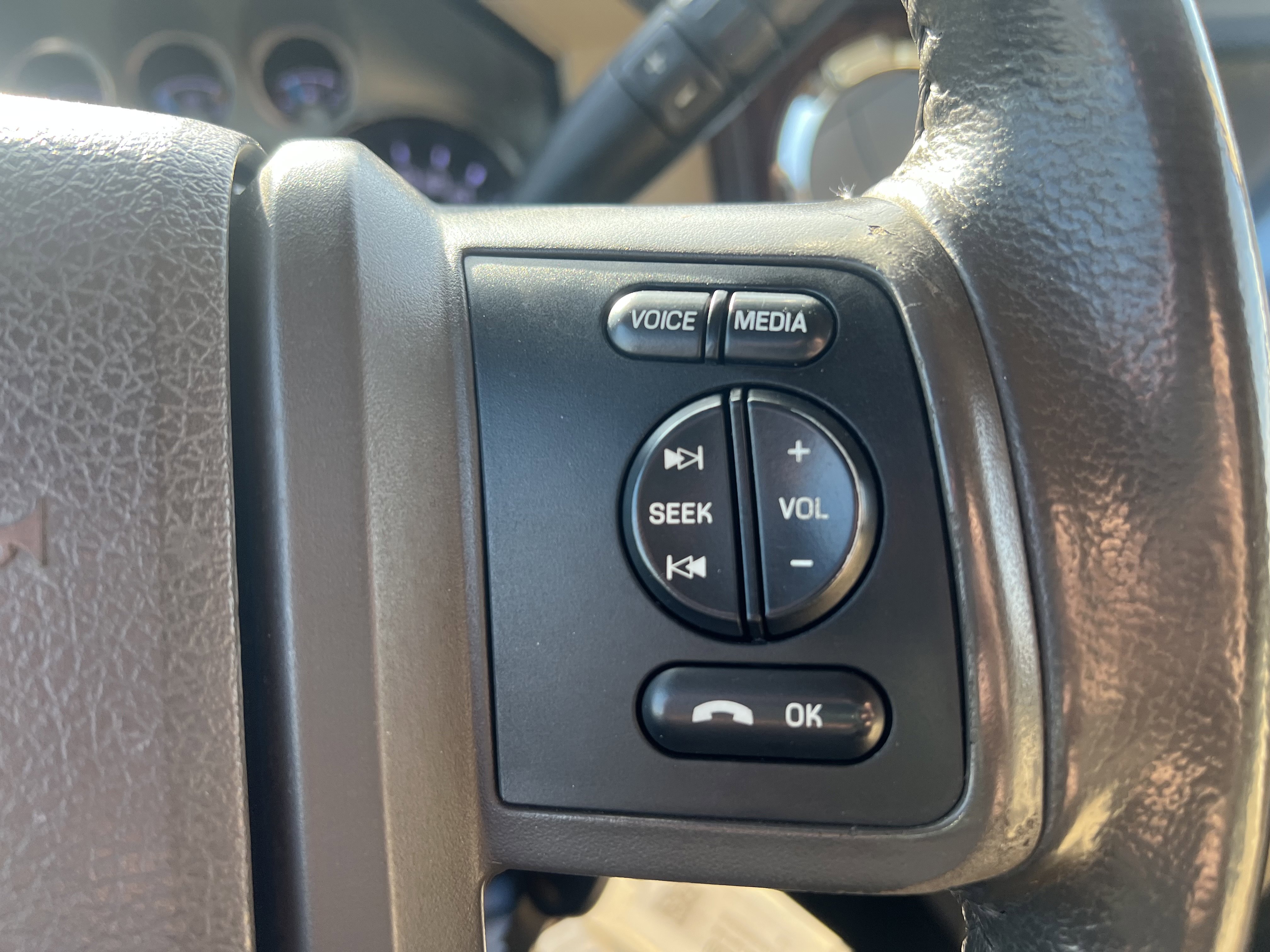 Used 2011 Ford F250 Lariat w/ Lariat Interior Pkg image 18