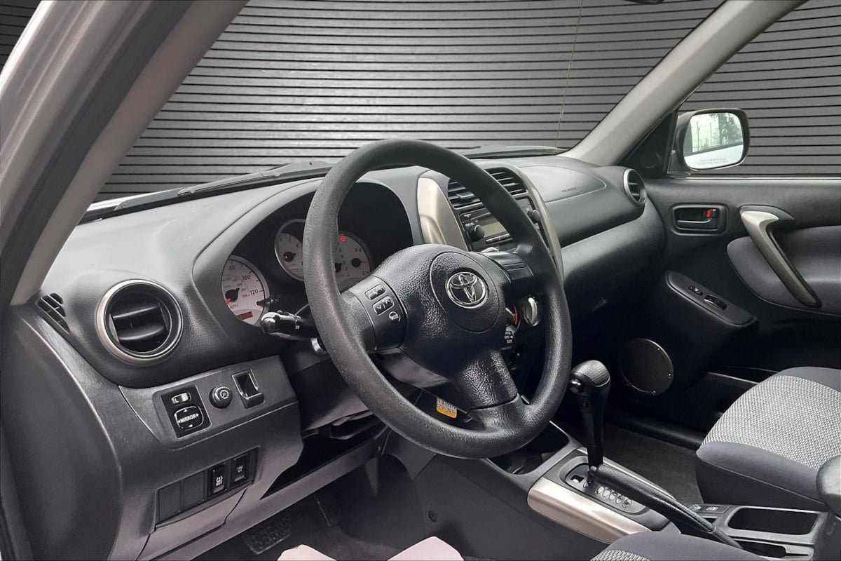 Used 2004 Toyota RAV4 2WD image 16