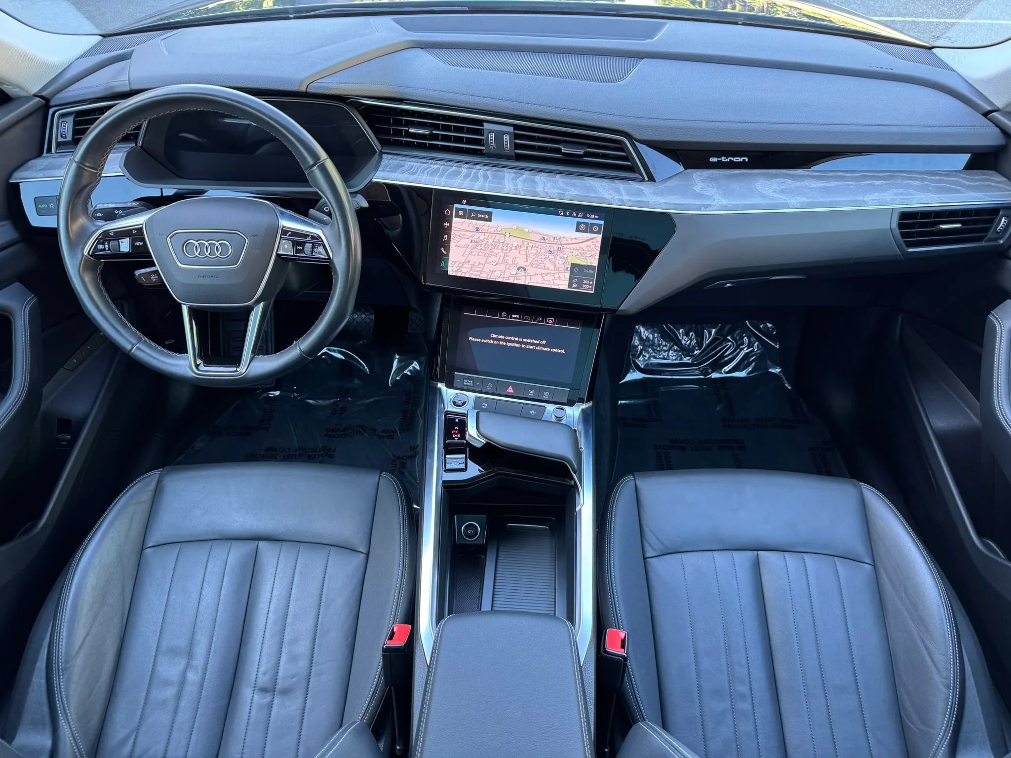 Used 2022 Audi e-tron Premium w/ Convenience Plus Package AWD/4WD image 24